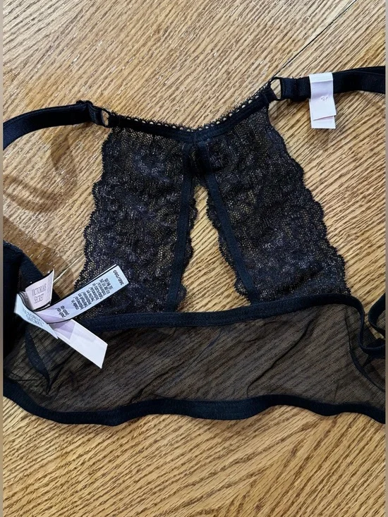 Victoria's Secret Black Lace Racerback Push-Up Bra with Subtle Shimmer - Picture 10 of 11